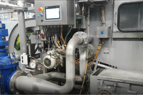 BOLLFILTER安装在嘉士伯的板条箱洗衣机上